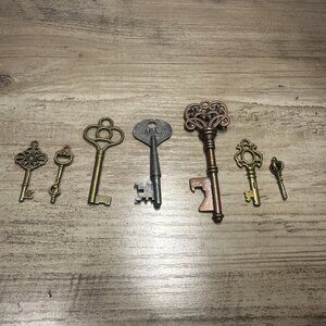 EUC Antique Skeleton Key Set of 7 Vintage